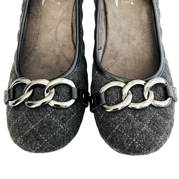 AEROSOLES Quilted Fabric Chain Decorated CHAPERONE Heels 7M - Picture 3 of 7